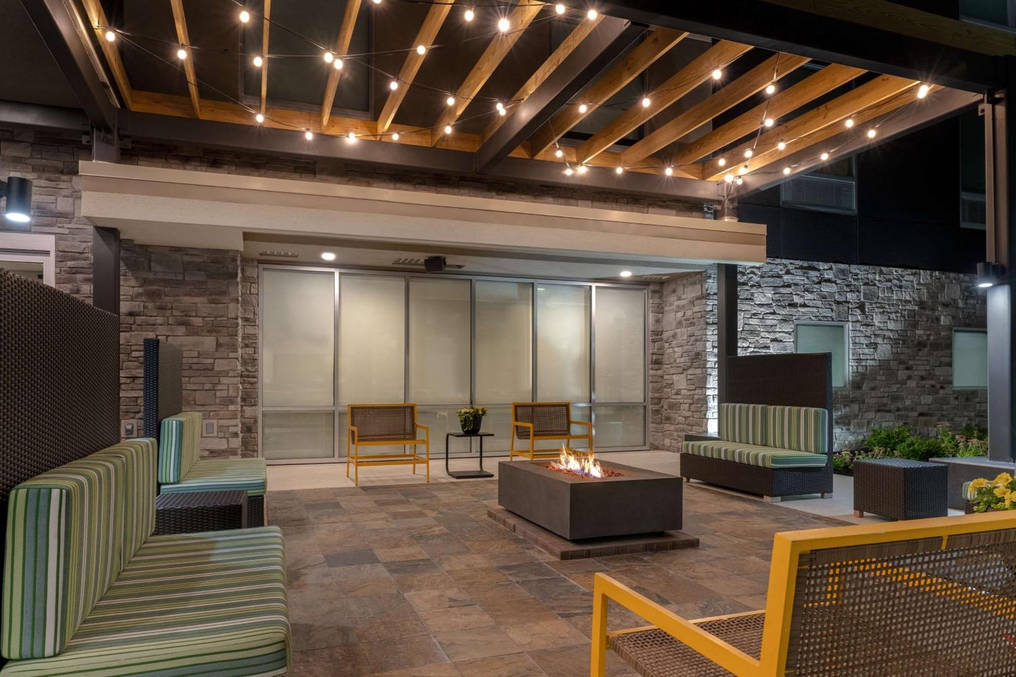 Home2 Suites By Hilton Kokomo Buitenkant foto
